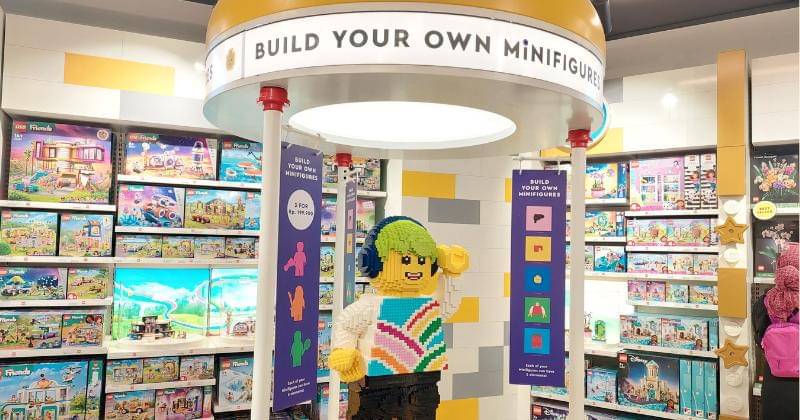 Lego store di Senayan City. - Popmama.com/abigailjunuslie